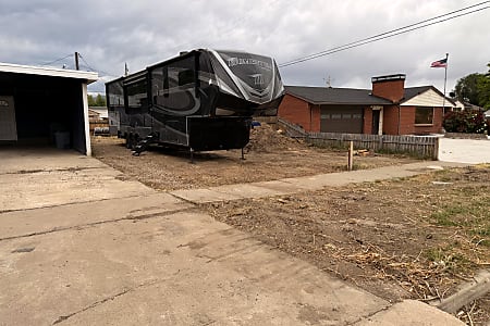 Fifth-wheel