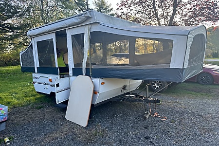 Folding trailer
