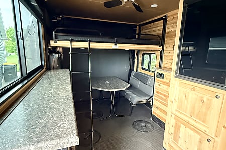 Toy hauler