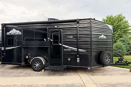 Toy hauler