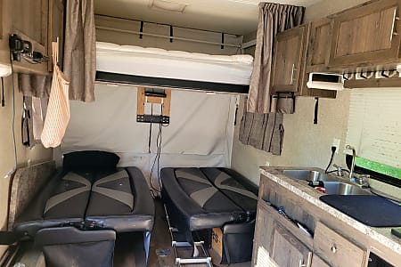 Toy hauler