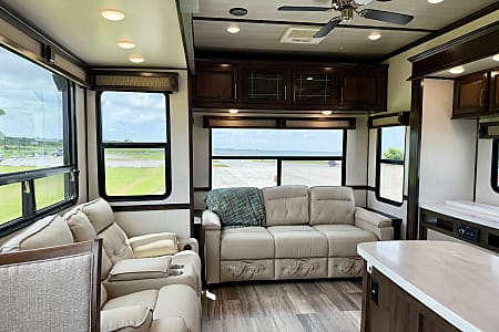 Fifth-wheel