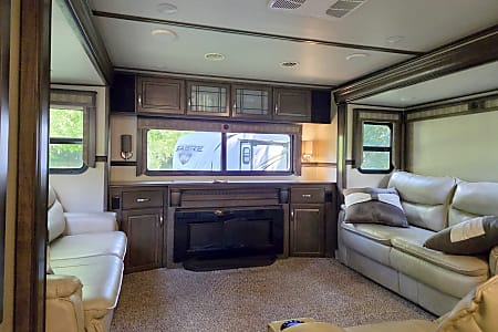 Fifth-wheel