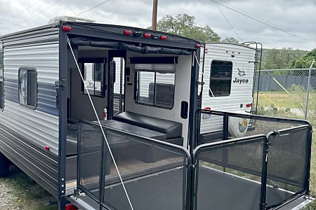 Toy hauler