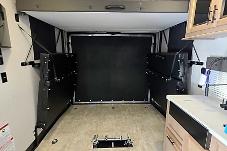 Toy hauler