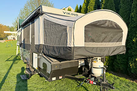 Folding trailer