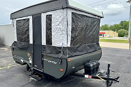 Folding trailer