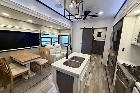Fifth-wheel