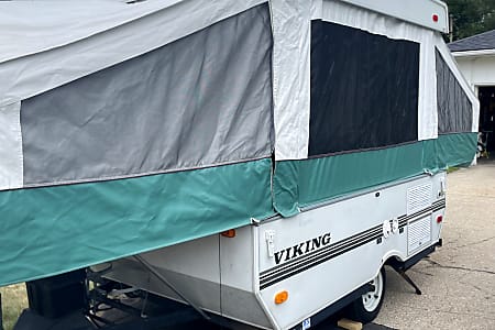 Folding trailer