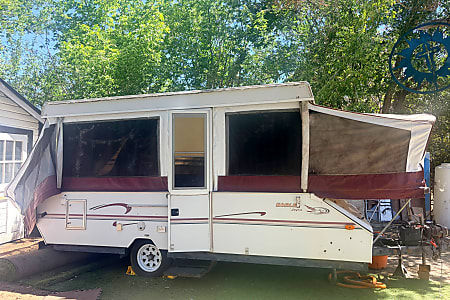 Folding trailer