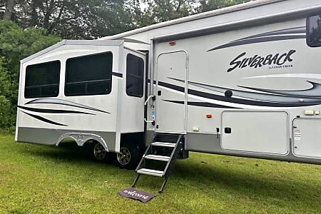Fifth-wheel