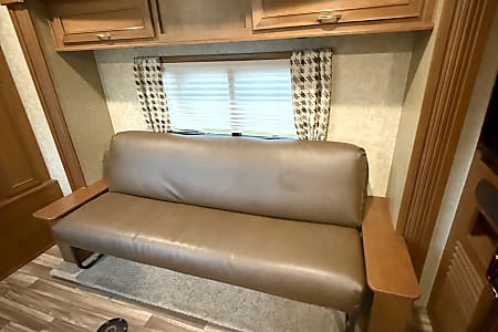 Toy hauler