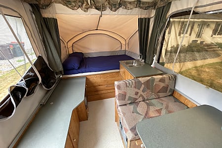 Folding trailer