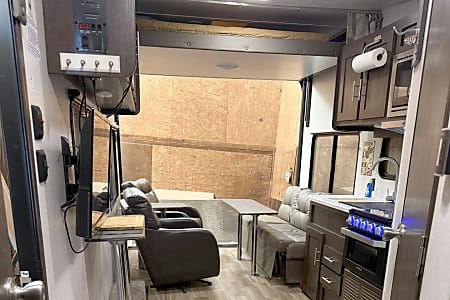 Toy hauler