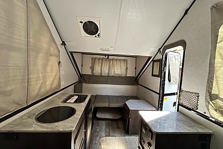 Folding trailer