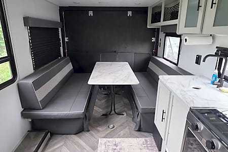 Toy hauler