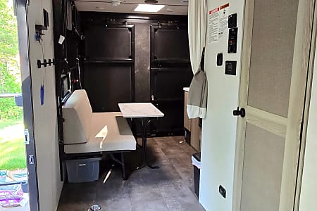 Toy hauler