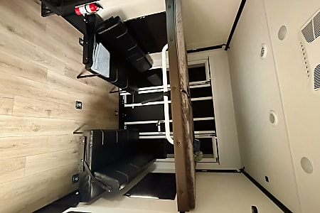Toy hauler