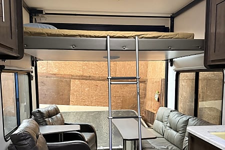 Toy hauler