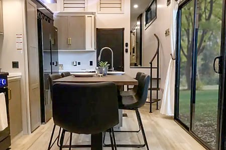 Fifth-wheel