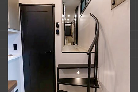 Fifth-wheel
