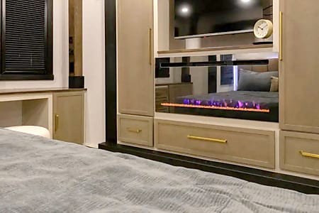 Fifth-wheel