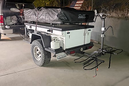 Folding trailer