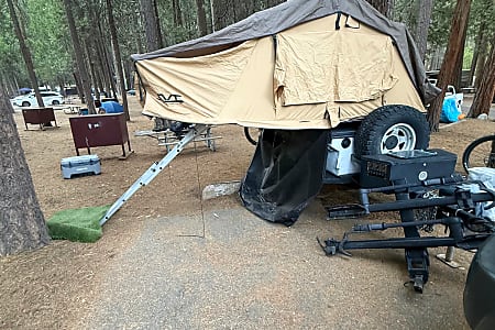 Folding trailer