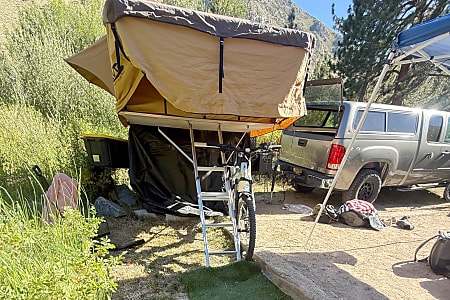 Folding trailer