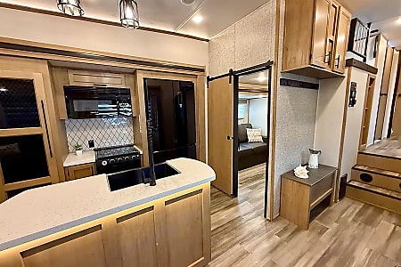Fifth-wheel