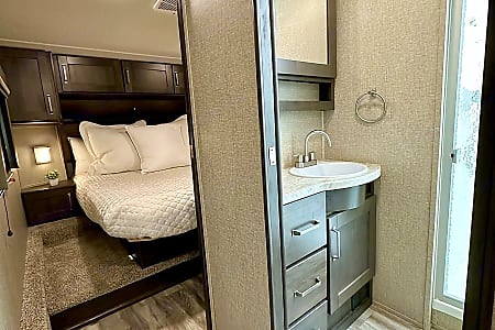 Fifth-wheel
