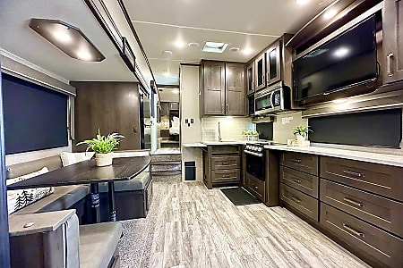 Fifth-wheel