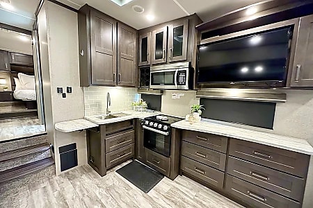 Fifth-wheel