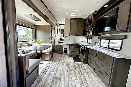 Fifth-wheel