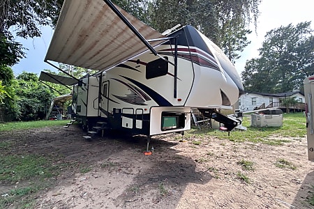 Toy hauler