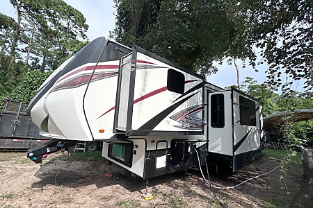 Toy hauler