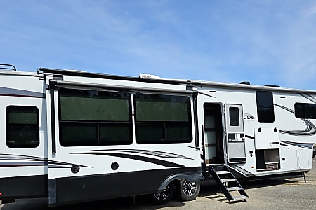 Fifth-wheel
