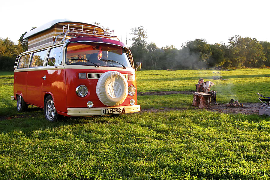 campervan rentals in London - Mangp the orange VW bus