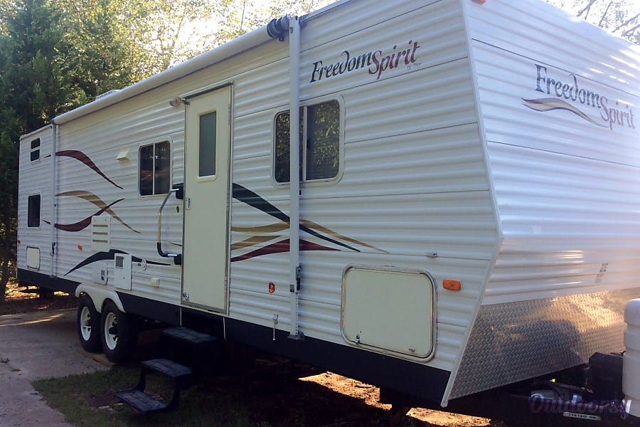 2007 Thor Motor Coach freedom spirit Trailer Rental in Williamston, SC