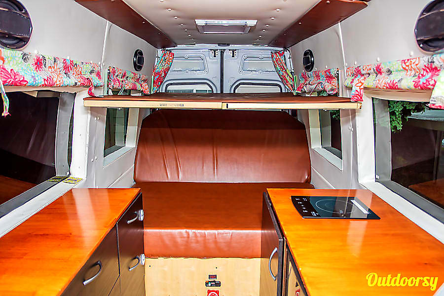 2010 Mercedes Benz Sprinter Motor Home Class C Rental In