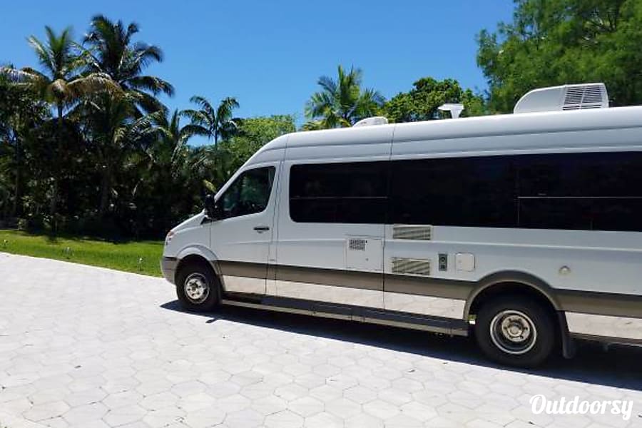 2012 Mercedes Benz Sprinter Motor Home Class B Rental In