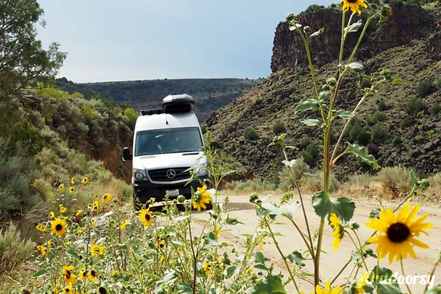 2015 Mercedes-Benz Sprinter Motor Home Camper Van Rental in Santa Cruz ...