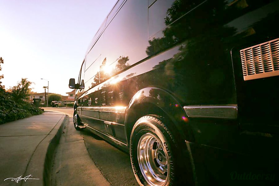 2014 Airstream Interstate Motor Home Class B Rental In Los