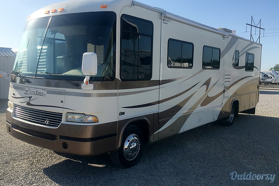 2003 Landau le Boy Motor Home Class A Rental in Wichita, KS Outdoorsy