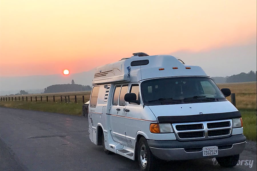 leisure travel vans for rent