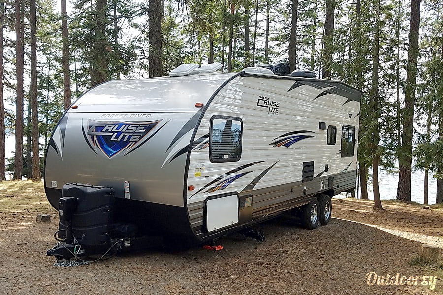 2017 Forest River Salem Cruise Lite Motor Home Toy Hauler Rental in