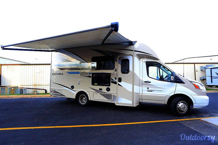 2018 Thor Motor Coach Gemini Motor Home Class B Rental in Herndon, VA