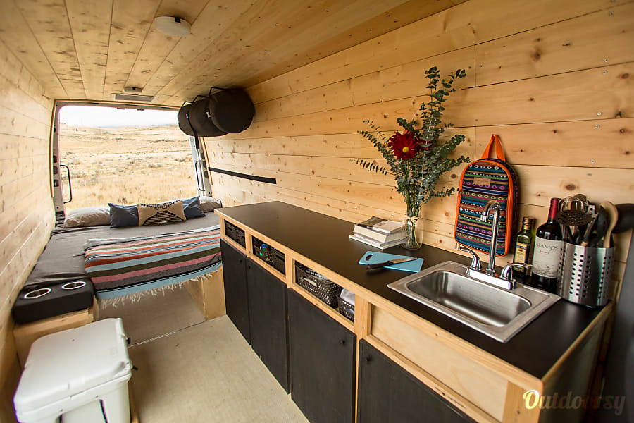 2007 Freightliner Sprinter Motor Home Camper Van Rental in ...