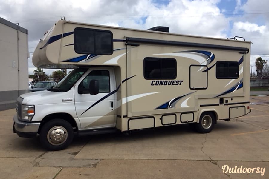 2018 Gulf Stream Conquest Motor Home Class C Rental In