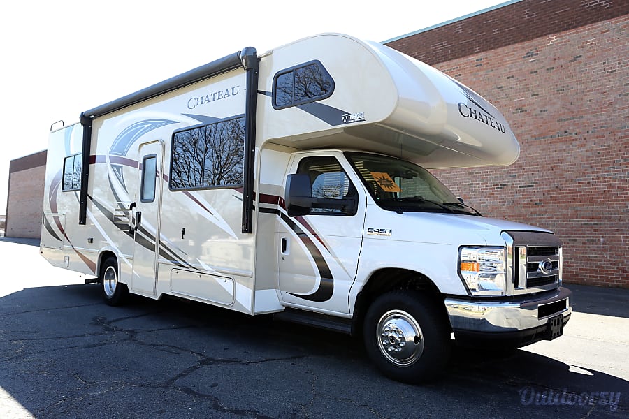 2019 Thor Motor Coach Chateau Motor Home Class C Rental in Herndon, VA